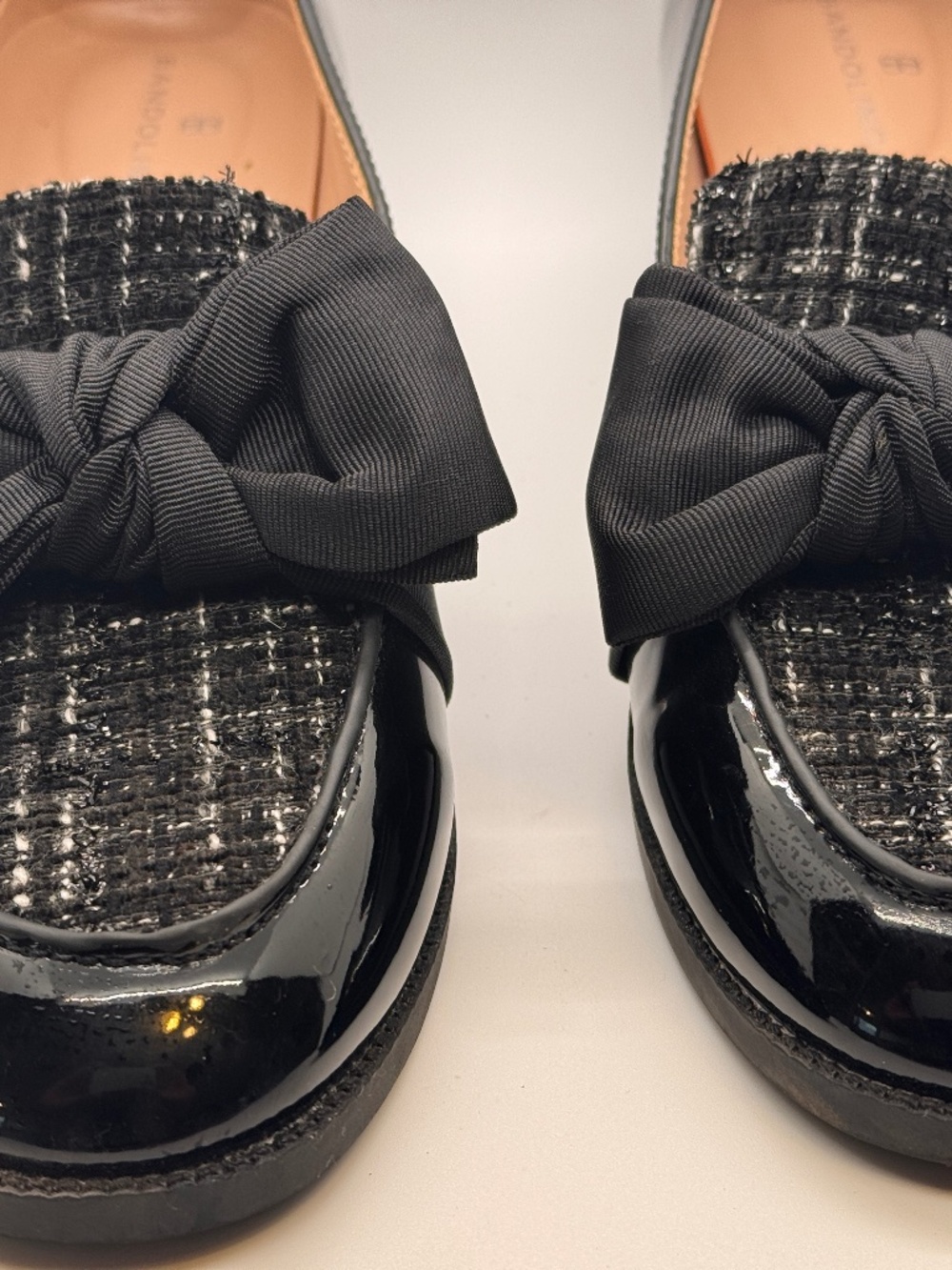 Bandolino Black Patent Loafers with Bow & Tweed Detail Women’s Size 7.5 Dress Sh
